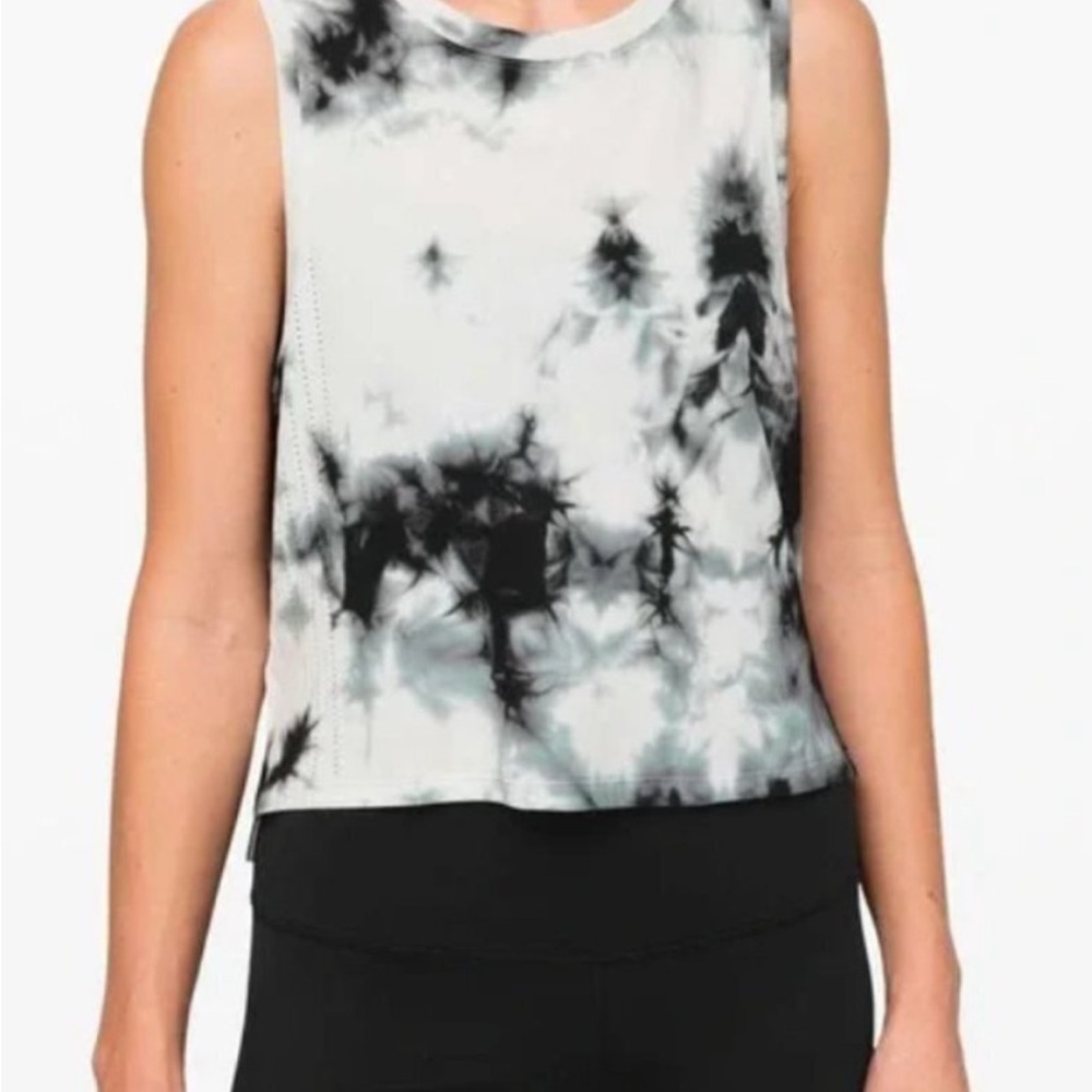 Lululemon Train to be black and white tie dye tank